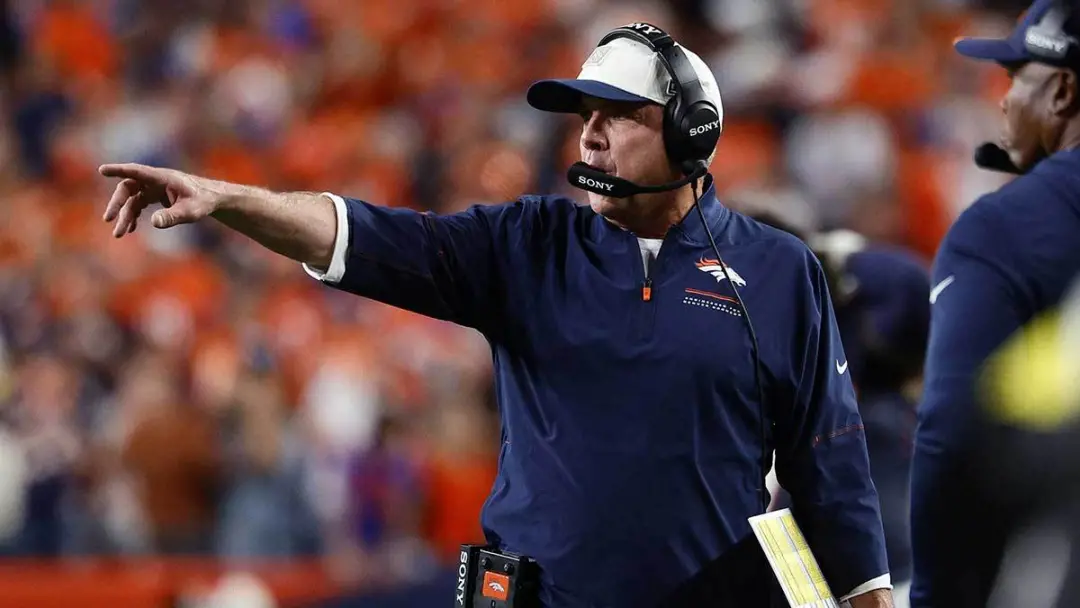 Kolbe Katsis, novato, fez um retorno de pontapé de 28 jardas e esse lance foi o ponto de partida da vitória do Broncos …