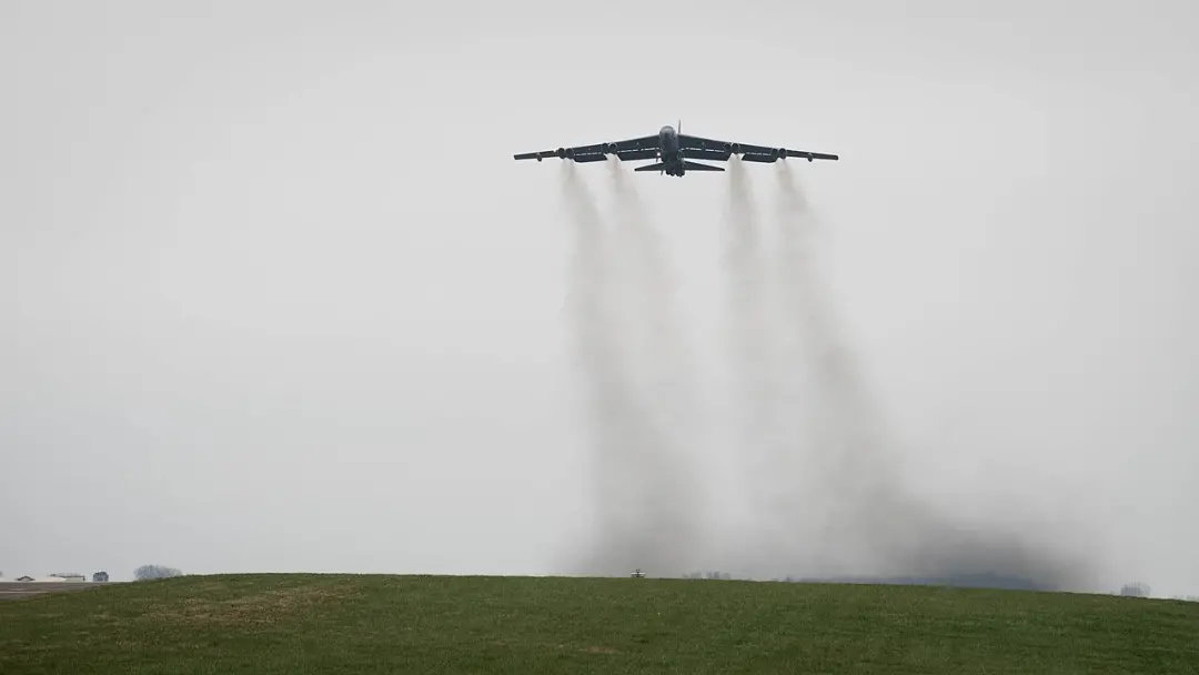 Cinco homens foram presos perto da base aérea RAF Fairford sob suspeita de terrorismo em ligação com o Irã. É preocupan…
