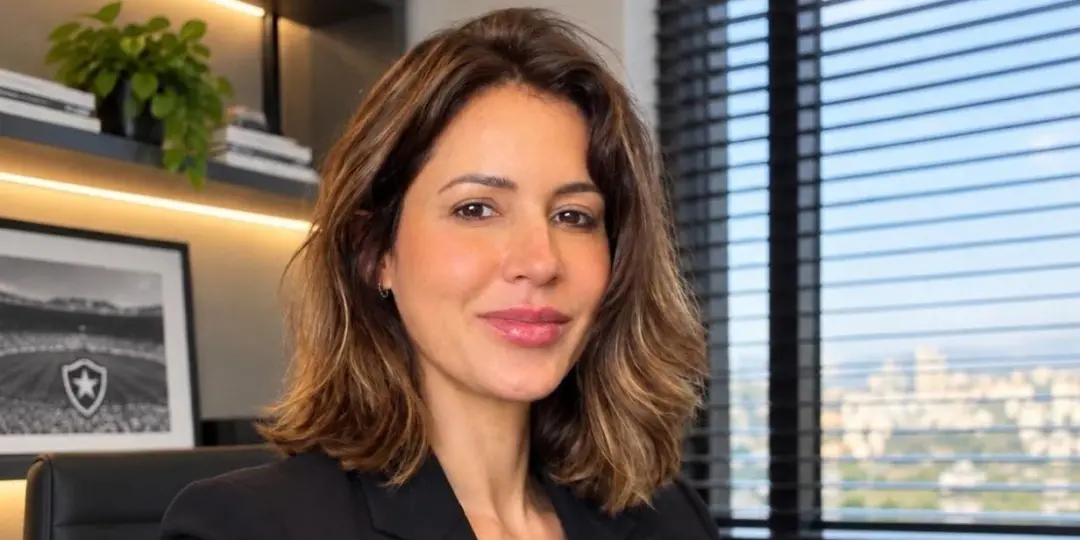Flávia Merheb assume como diretora de operações da SAF do Botafogo. Com experiência em Siemens e Amil Saúde, ela vai fo…