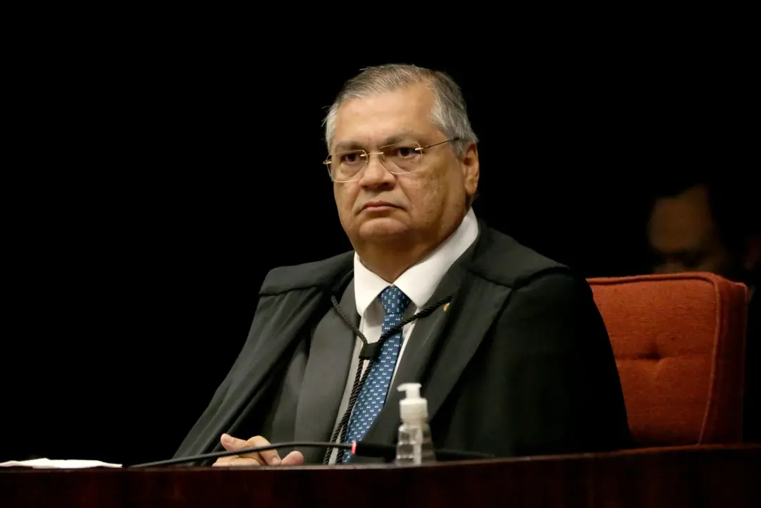 Flávio Dino leva ao Plenário do STF análise de caso sobre postagens que ligaram Flávio Bolsonaro a fake news sobre Noss…