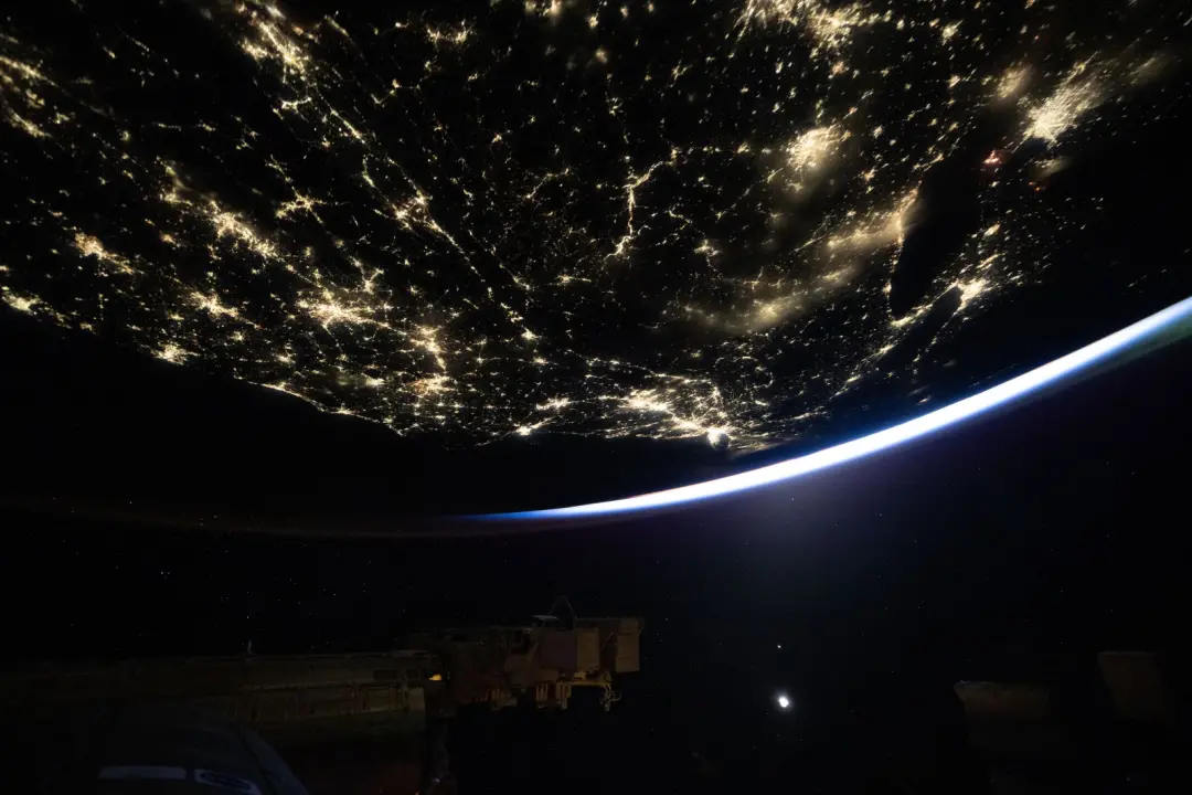 Vista noturna dos EUA da Estação Espacial Internacional, tirada em 8 de setembro de 2026, mostra a cidade de Nova York …