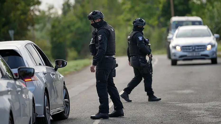 Cinco suspeitos de terrorismo, nacionalidade britânica, foram soltos sob fiança após suspeita de ataque a base aérea do…