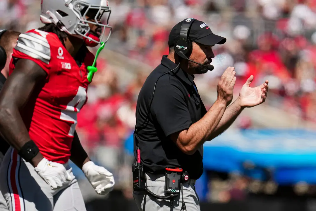 Ryan Day teve sua avaliação anual de desempenho acima do esperado em Ohio State Football. É admirável ver alguém manten…