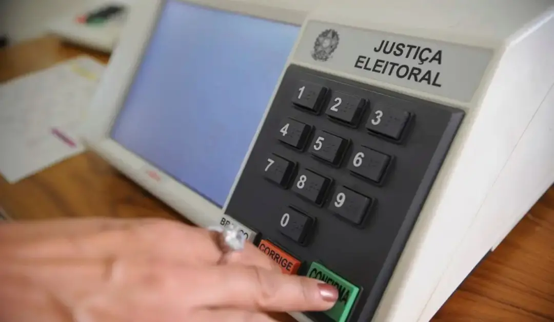 Eleitor pode consultar título, zona e local de votação online pela Justiça Eleitoral. É bom que tenha essa facilidade p…