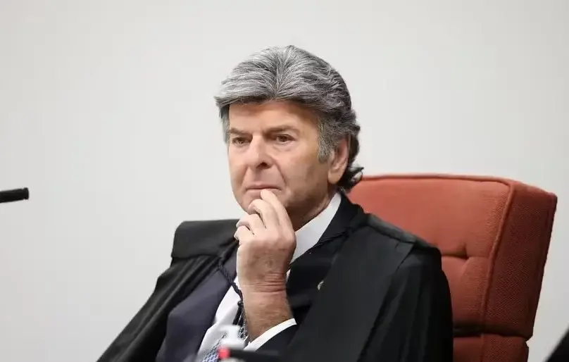 Fux suspendeu a decisão de Dino, voltando a bloquear postagens sobre Nossa Senhora Aparecida. Isso significa que as ord…