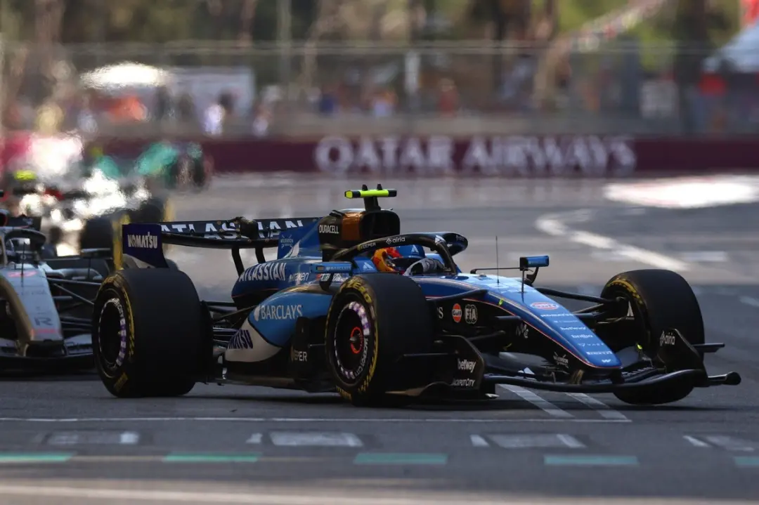 Azerbaijan GP mostrou progresso para a Williams, com passagem para Q3 pela primeira vez em 2026, mas também teve um aci…