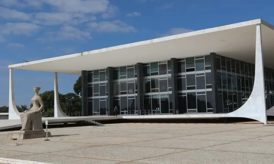 Gilmar Mendes cobra de Fachin e Salomão medidas sobre irregularidades em precatórios, citando o caso Banco Master. A pr…