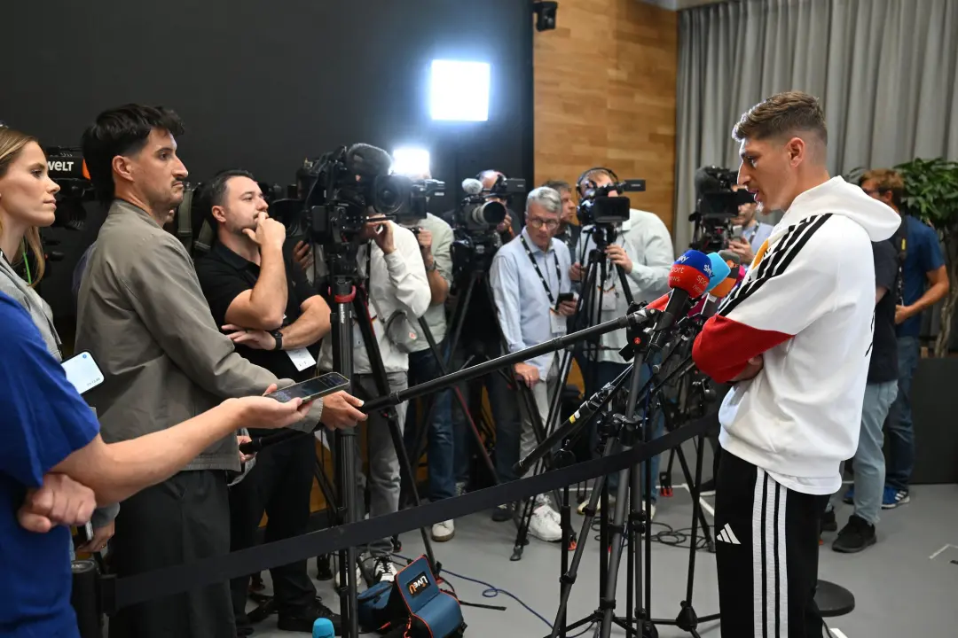 Janelt, meia do Brentford, foi convocado para a seleção da Alemanha de novo técnico Klopp. Ele disse que estava cansado…