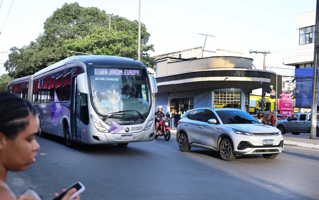 Transporte público em Feira de Santana será gratuito no 1º turno das Eleições 2026, das 5h às 20h30. É um alívio para a…