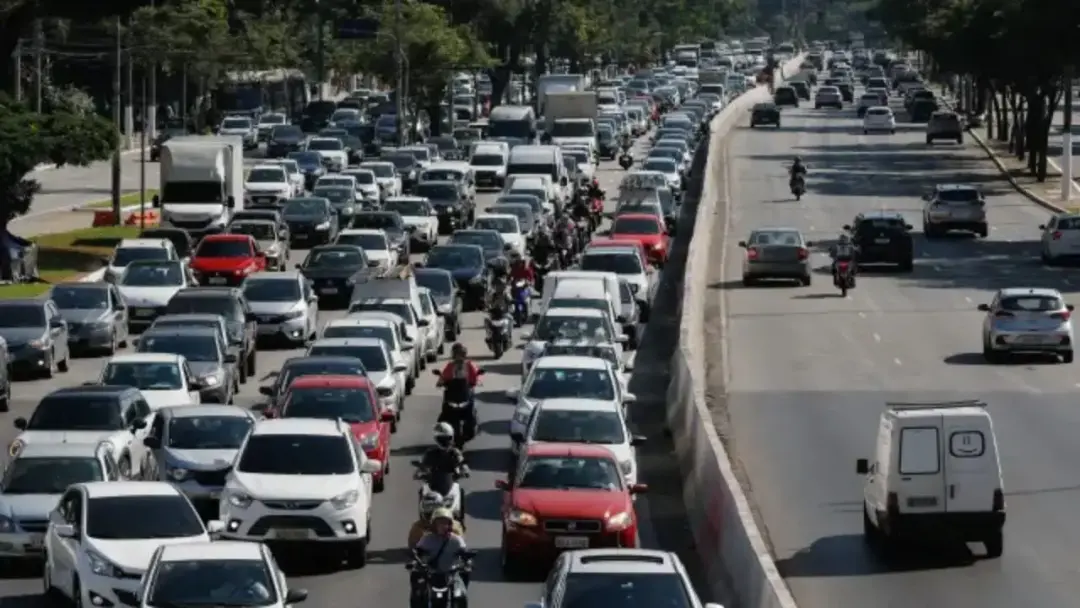 Goiás soma 5,2 milhões de veículos e amplia o espaço dos carros elétricos no Centro-Oeste. É um movimento que mostra a …