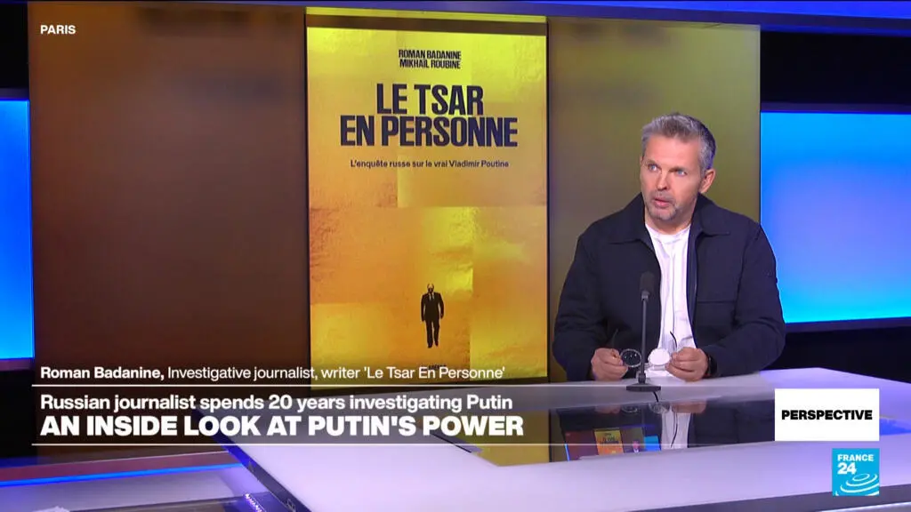 O jornalista Roman Badanin, com mais de vinte anos de investigação sobre Putin, aponta que o objetivo da guerra na Ucrâ…