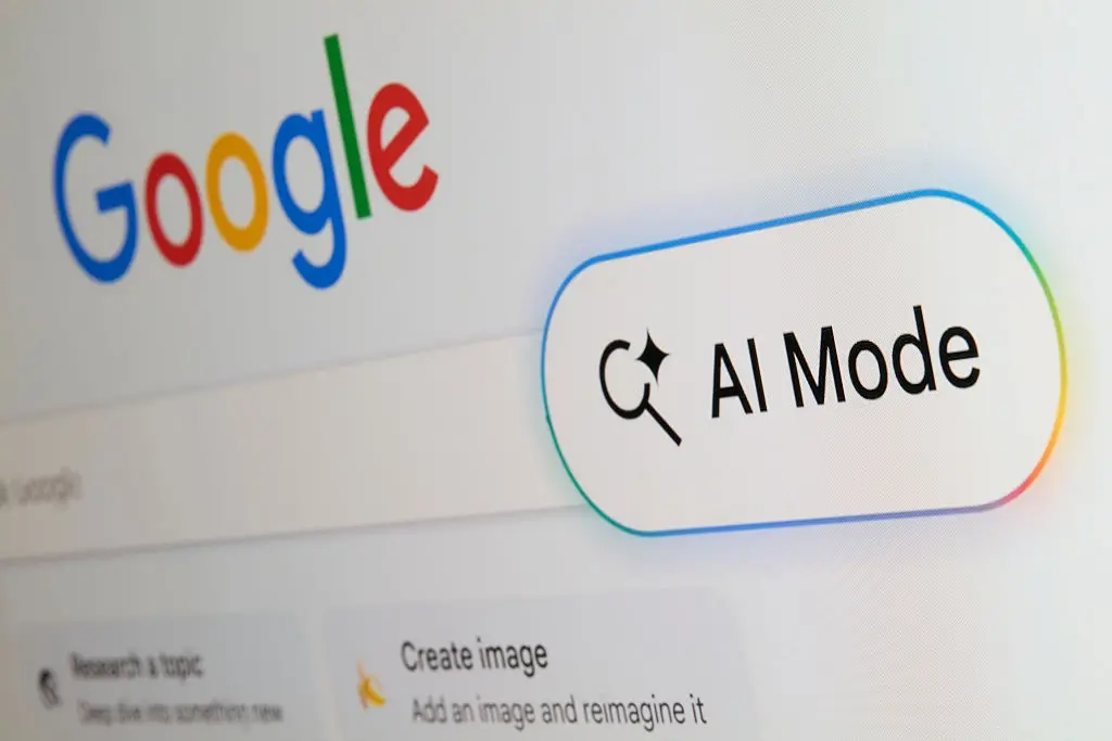 Um bilhao de usuários mensais no Modo IA do Google, rivalizando com o ChatGPT, mostra como a empresa tá inserindo a IA …