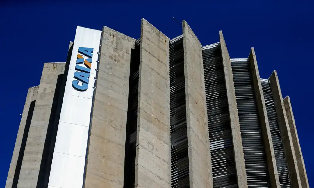 TST julga legalidade da greve da Caixa com impasses no plano de saúde. O argumento principal é que o reajuste do convên…