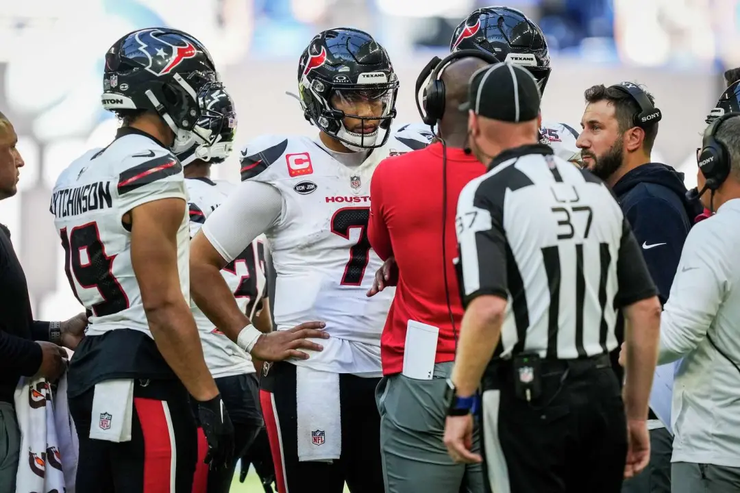 A equipe Texans perdeu de 19 a 17 para os Colts e o técnico DeMeco Ryans tá aberto a mudar o jogo para mais passes. O a…