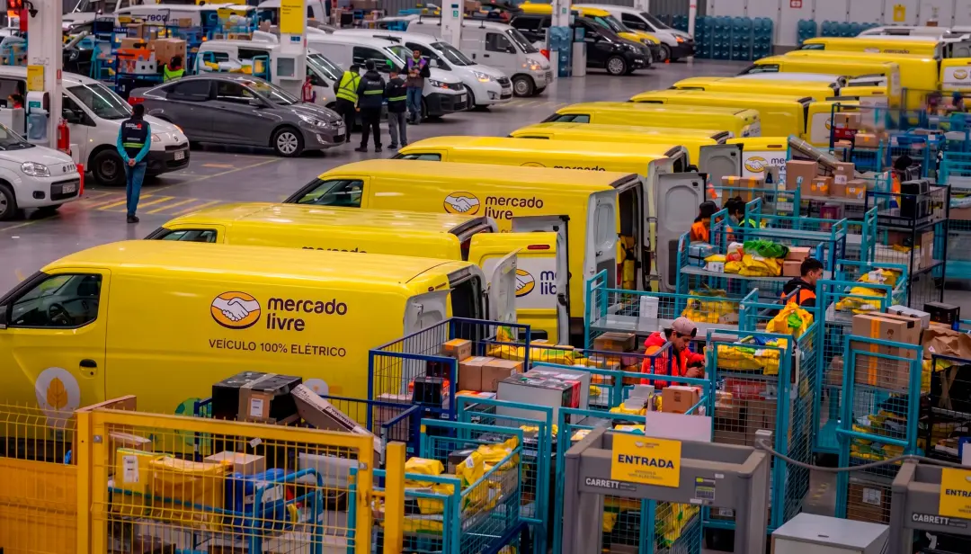 Mercado Livre notificado pela Anvisa por anunciar drogaria própria no marketplace. A agência pede dados sobre a regular…