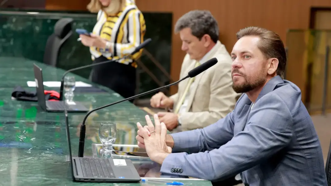 Alego suspende sessões e reuniões de comissões nesta terça e quarta-feira, voltando no dia 6 de outubro. Essa paralisaç…