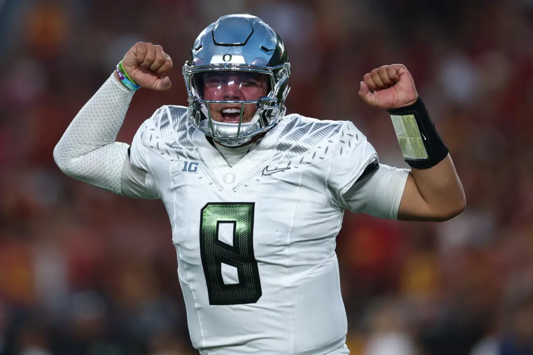 Lanning falou abertamente sobre o time da USC após o Oregon vencer de 41 a 27. A postura dele, comparando o vestiário d…