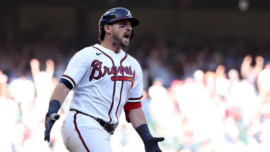 Austin Riley bateu um homer de três corridas no oitavo inning contra o Jhoan Duran, ajudando os Braves a vencerem o Jog…