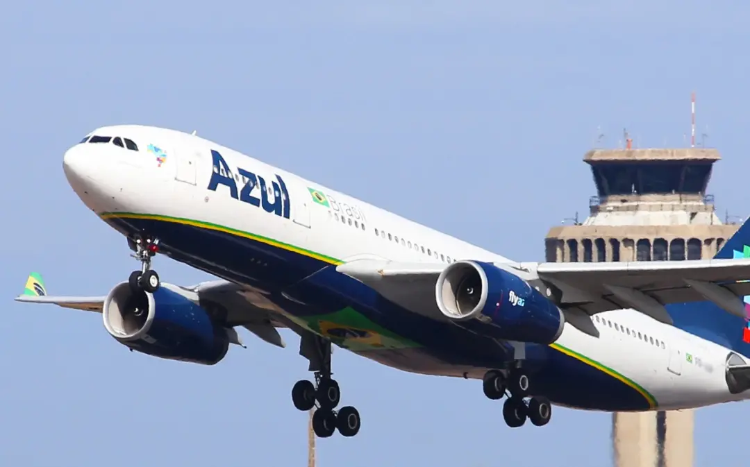 Azul recebeu primeiro desembolso de 1,3 bilhão junto ao FNAC, financiamento que pode chegar a 2,66 bilhões. Essa troca …