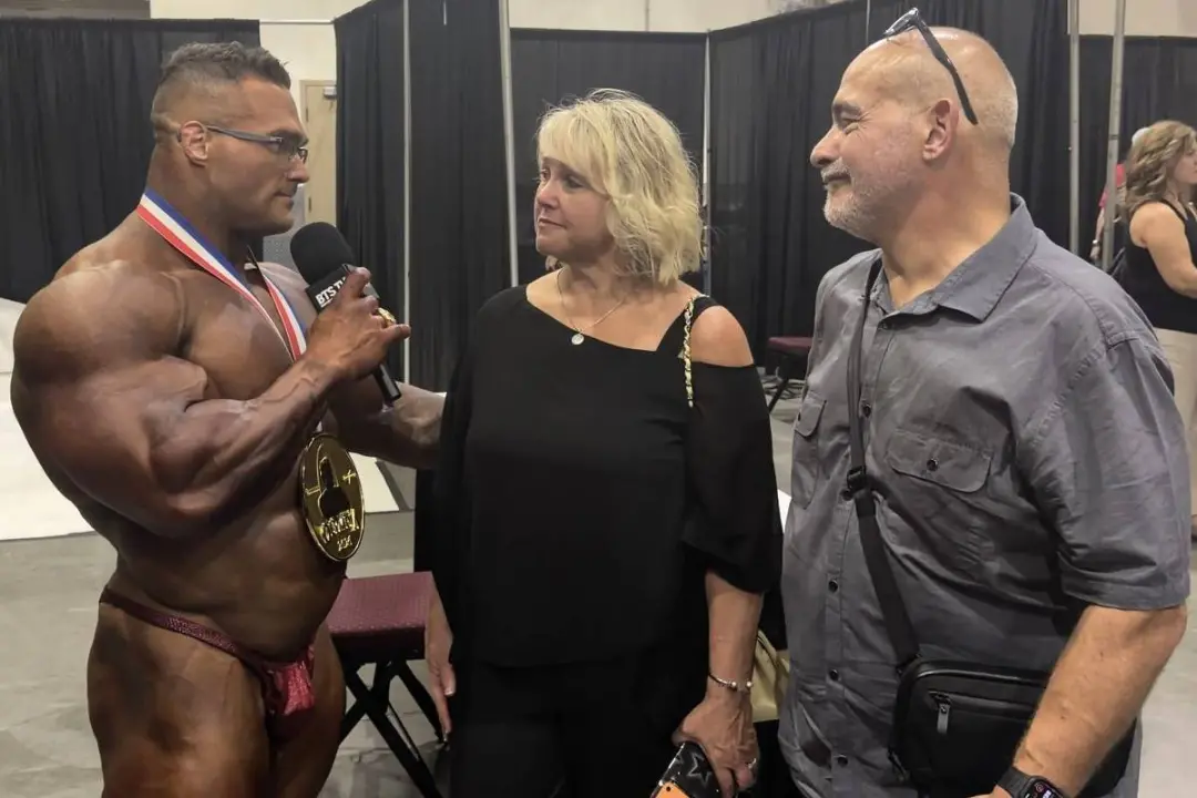 Nick Walker, ao vencer no Mister Olympia, anunciou que usará o prêmio para quitar as dívidas dos pais. É uma demonstraç…