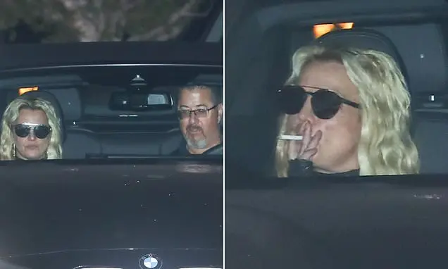 Britney Spears, sete meses depois da prisão por dirigir alcoolizada em março, apareceu em um local badalado em Malibu c…