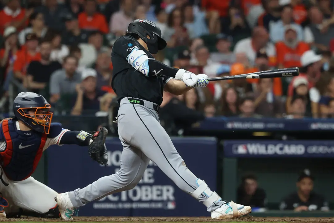 Chicago White Sox venceu o Houston Astros de 6 a 3 no primeiro jogo da Wild Card Series, levando a vantagem para Chicag…