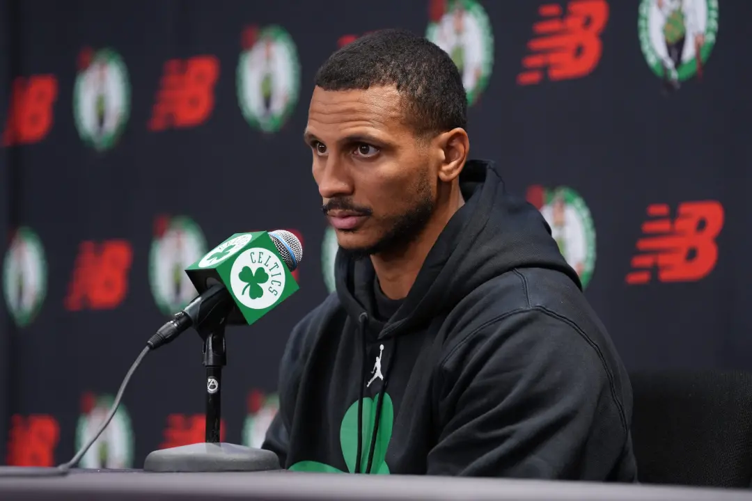 Joe Mazzulla fala sobre o equilíbrio tático dos Celtics, dizendo que tudo é uma questão de balancear onde melhorar sem …