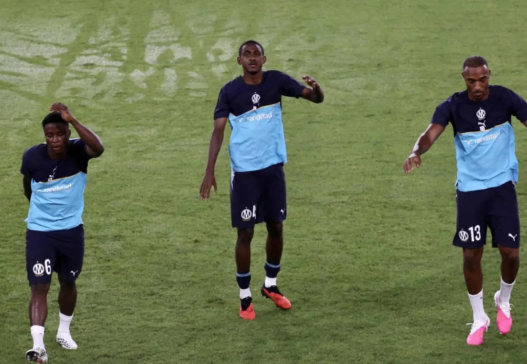 Marseille perde dois jogadores por lesão no intervalo e treinamento. Himad Abdelli saiu machucado no jogo contra Burund…