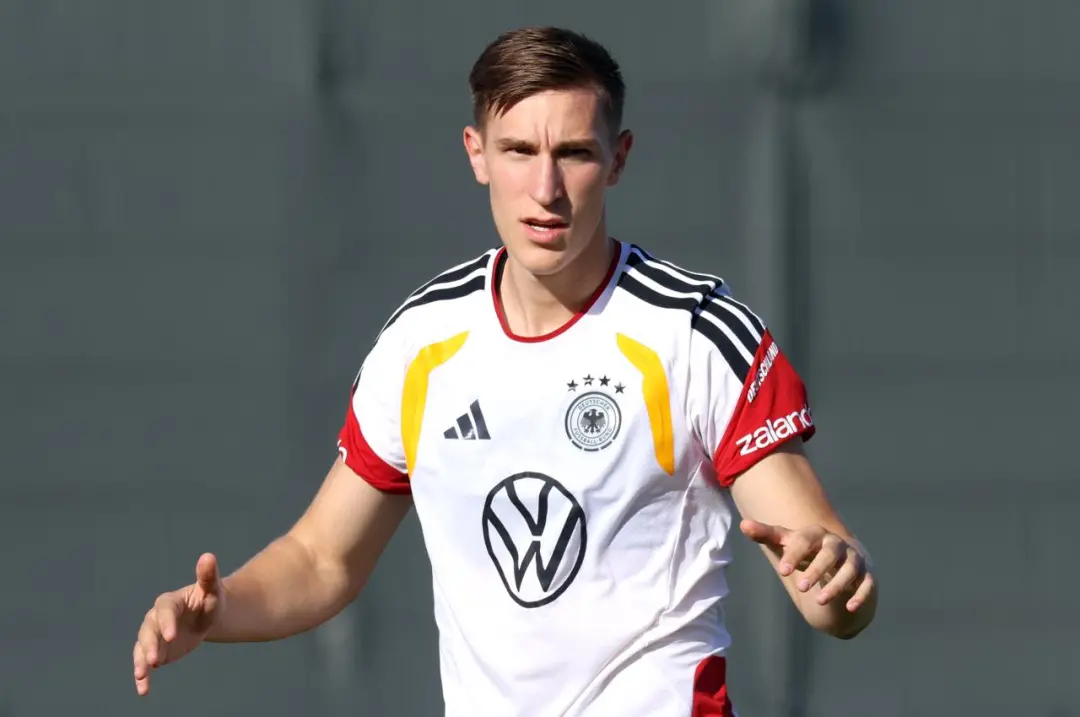 Nico Schlotterbeck poderia ser capitão da Alemanha contra a Sérvia, já que Joshua Kimmich não estará na seleção. Acho i…