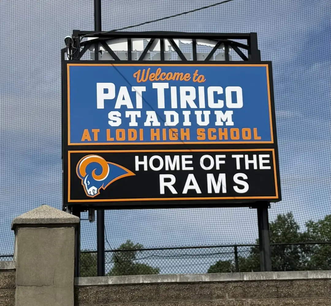 Westminster Place, em Bergen County, ganhou o nome do técnico Pat Tirico, que faleceu aos 69 anos em fevereiro. Essa ho…