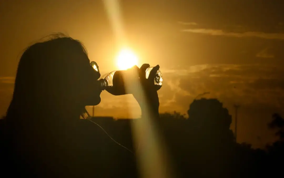 DF terá calor intenso com temperatura podendo chegar a 35 graus nesta quarta-feira, com umidade abaixo de 20%. Sem chuv…