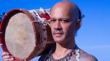 Curumin celebrou obra de Cassiano em show com participação de Hyldon em São Paulo. A união de nomes fortes assim mostra…