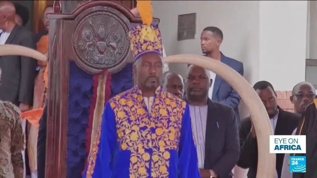 Edward Rukidi Kijanangoma foi coroado rei do Reino de Tooro no Uganda, encerrando uma disputa de sucessão que começou a…