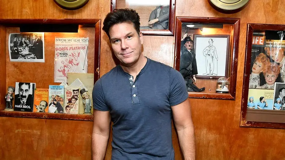 Darryl McCauley, irmão de Dane Cook, supostamente desviou mais de 12 milhões de dólares da fortuna dele. Esse tipo de t…