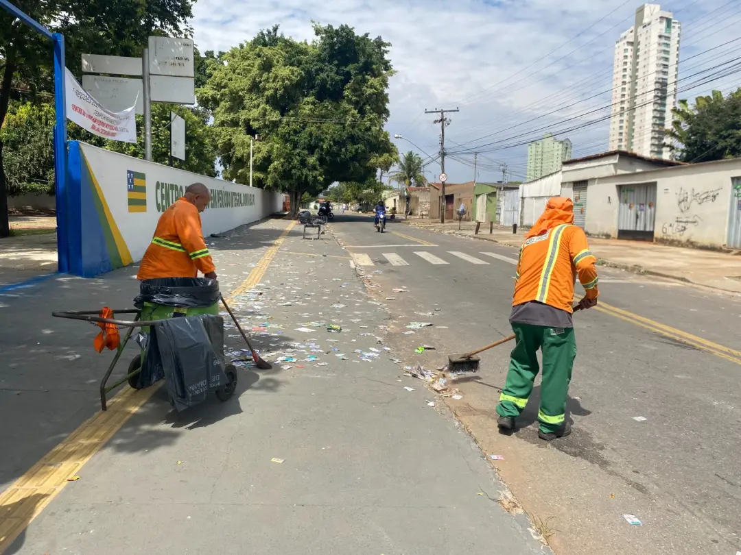 Comurg mobiliza 966 trabalhadores para limpar ruas de Goiânia no dia da votação. A operação foca em locais de eleição, …