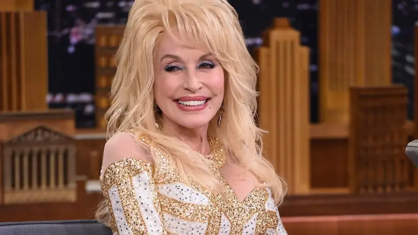 Dolly Parton gravou uma mensagem para os fãs antes de falecer, convidando para a inauguração do Museu Life of Many Colo…
