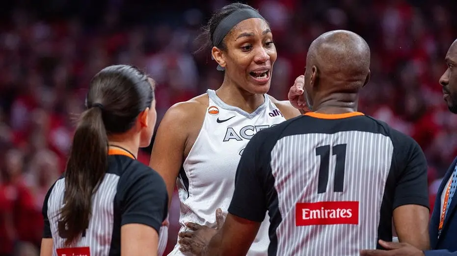 Aja Wilson levou apenas um técnico por ir para a arquibancada e falar com um torcedor no quarto quarto, numa partida da…