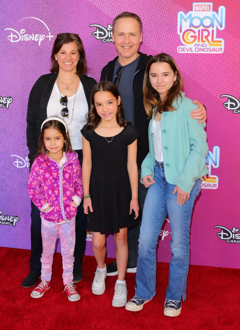 Fiona, filha de Chad Lowe, faleceu tragicamente aos 13 anos. É um lembrete brutal de que a vida, mesmo nos palcos mais …
