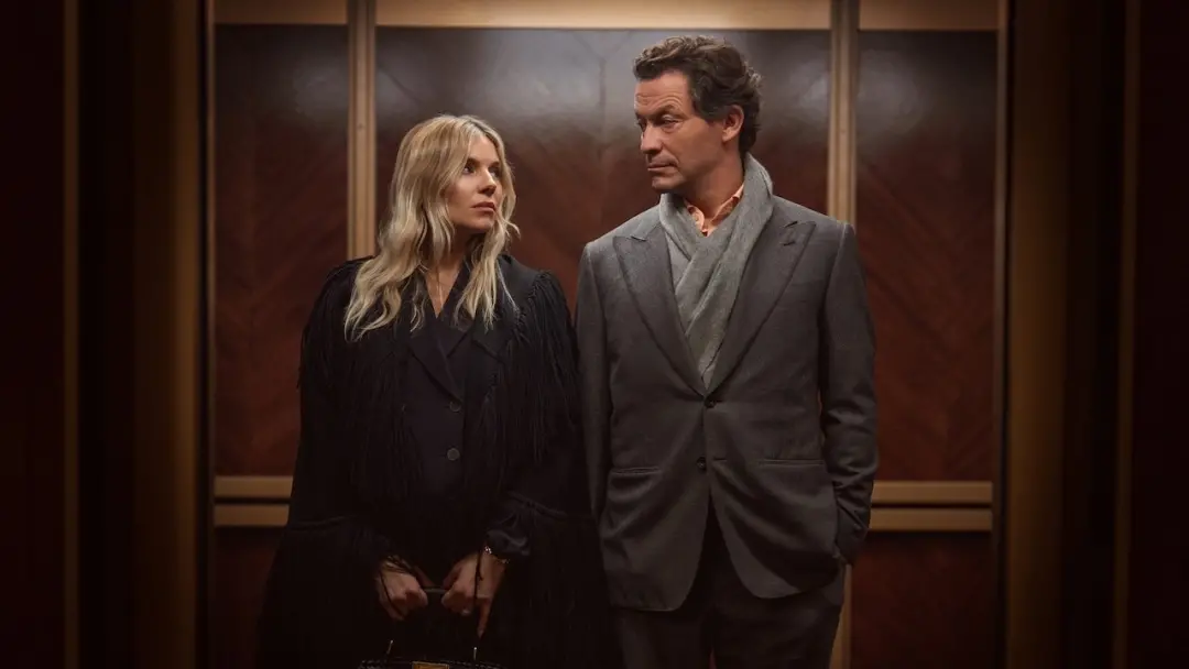 Sienna Miller e Dominic West estreiam a drama britânico War em 1º de outubro na HBO Max. A série acompanha dois escritó…