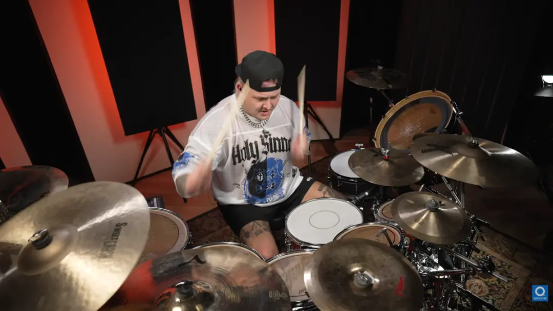 Cody Ash, baterista do Jelly Roll, gravou um desafio rápido aprendendo a música Wait and Bleed do Slipknot. A habilidad…