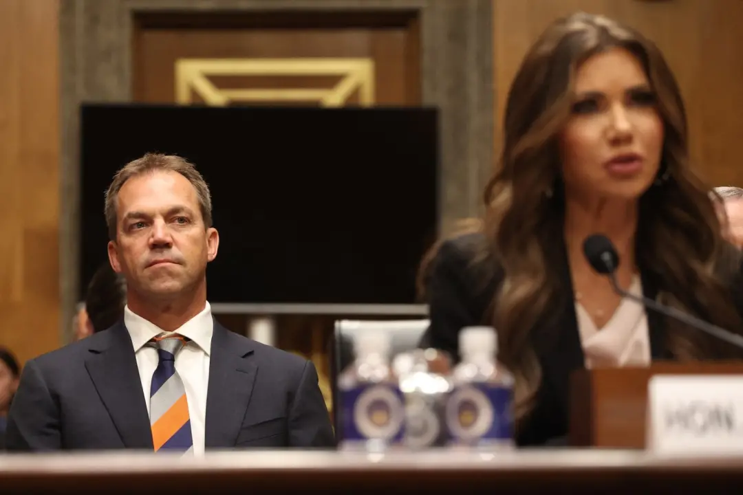 Bryon Noem fala após o divórcio de Kristi Noem, que pediu a separação em abril em Hamlin County. Parece um fim inevitáv…