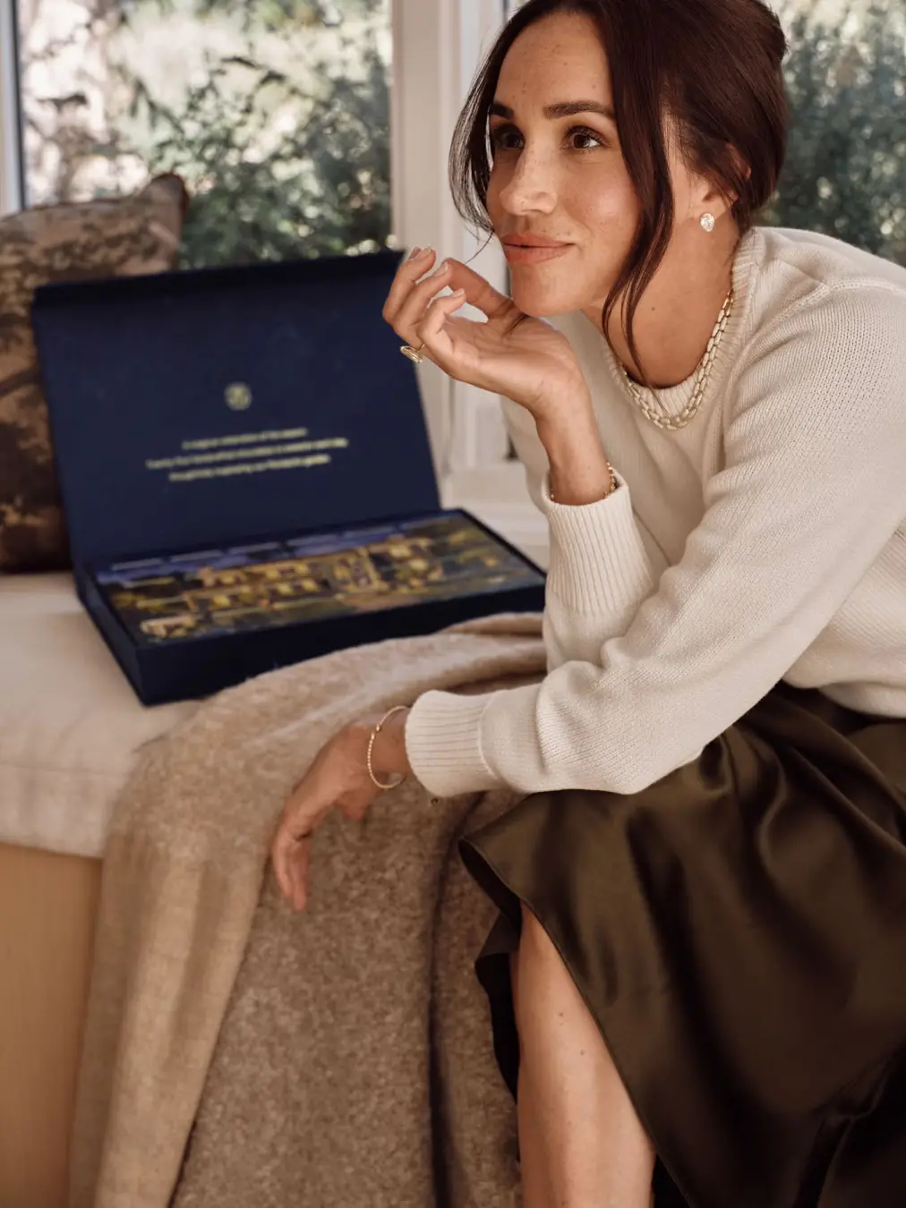 Meghan Markle divulgou uma linha de cosméticos inspirada na mansão de 14 milhões de dólares em Montecito, Califórnia, c…