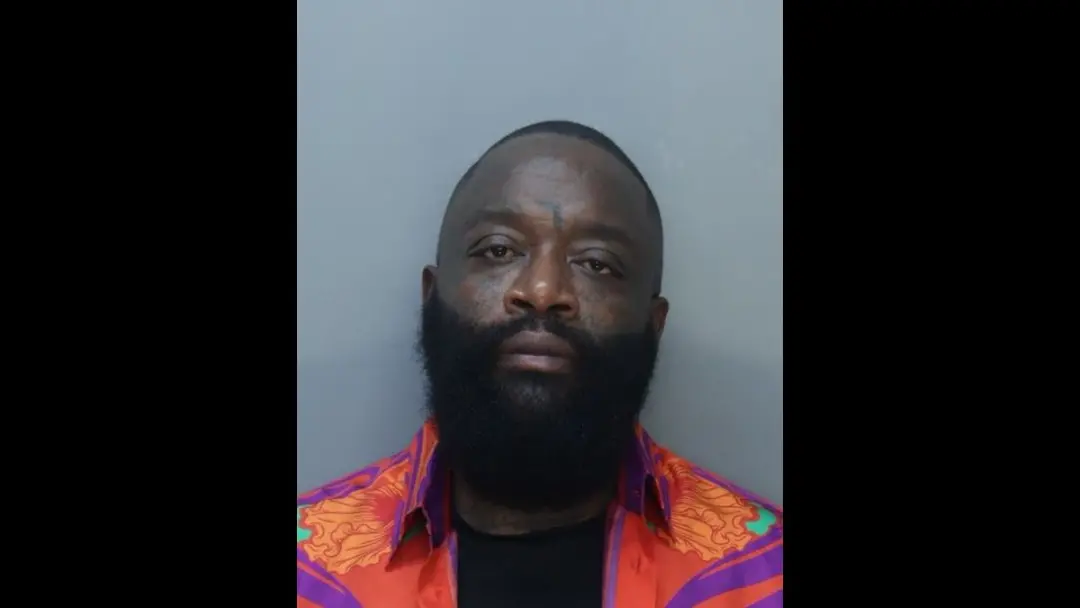 Rick Ross foi detido em Miami Beach com acusações de violência doméstica, incluindo agressão por estrangulamento. Isso …