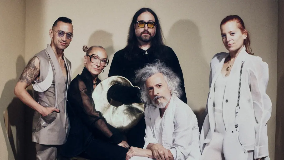 Sean Ono Lennon tem um documentário chamado threeasFOUR: Full Circle mostrando três pessoas com raízes palestina, israe…