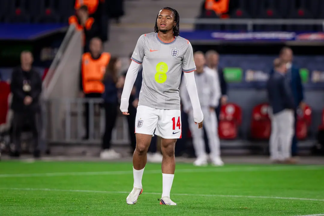 Rio Ngumoha fez sua segunda aparição sênior na vitória de 2 a 0 da Inglaterra contra um adversário com dez jogadores. O…