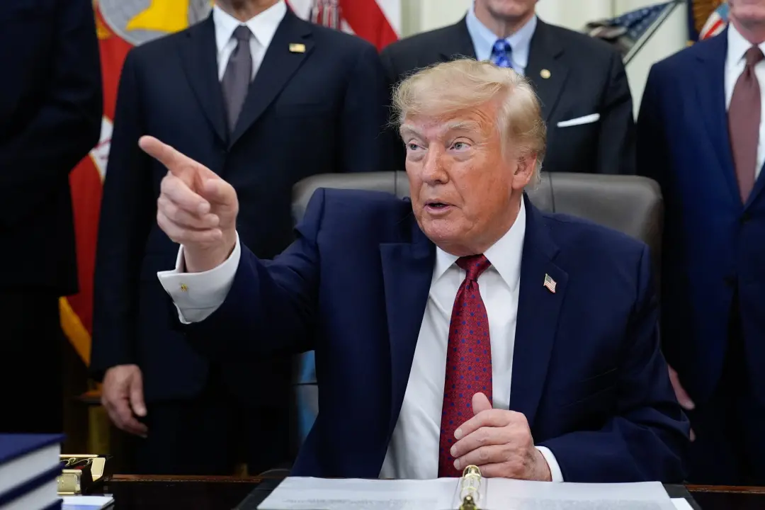 Trump diz que Warsh deveria ter se oposto à alta de juros do Fed. O conselho do Fed subiu os tipos em setembro, indo co…