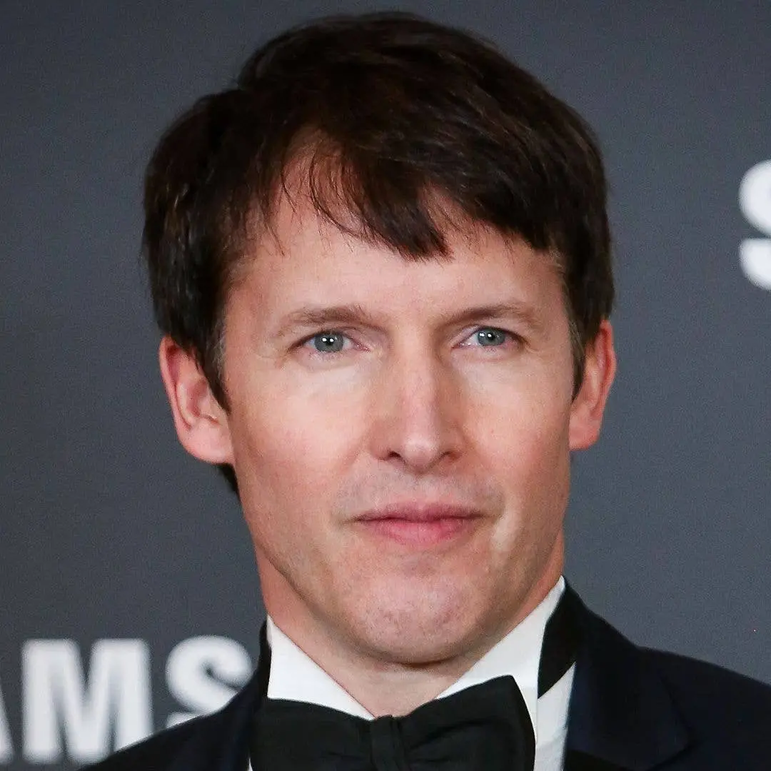 James Blunt e a esposa aristocrata dele entraram na segunda temporada de Celebrity Traitors, no Ibiza. É interessante v…