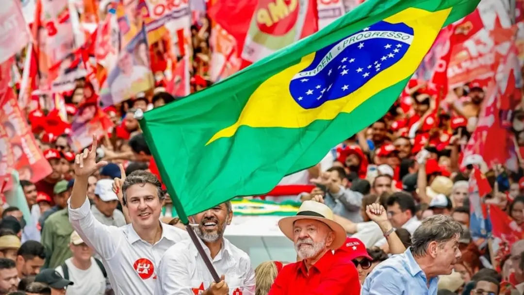 Lula negocia acordo para aprovar o fim da escala 6 por 1. A tentativa de viabilizar essa mudança no Congresso é um ativ…