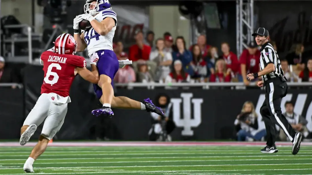 Luke Dehnicke, astro do Northwestern, foi rebaixado para duvidoso para o jogo contra Penn State na semana 4, após sofre…