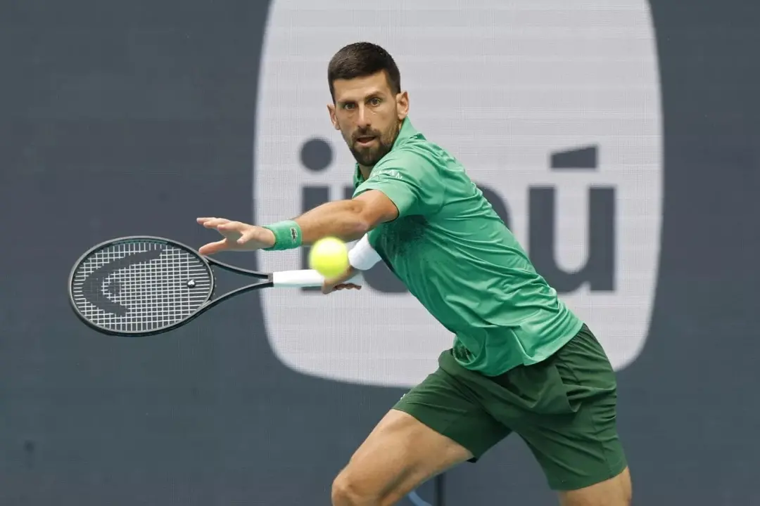 Djokovic atingiu 30 vitórias no torneio de Pequim, mantendo o recorde desde 2009. É interessante como a estatistica pod…